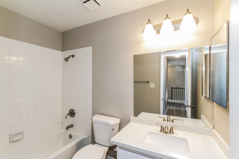 1,830/Mo, 5708 Ocean Beach Dr Las Vegas, NV 89149 Bathroom View