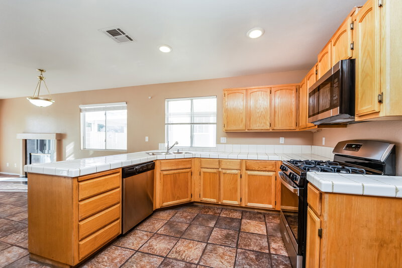 2,235/Mo, 1919 Monte Alban Dr North Las Vegas, NV 89031 Kitchen View