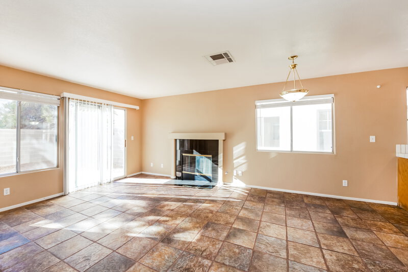 2,235/Mo, 1919 Monte Alban Dr North Las Vegas, NV 89031 Family Room View