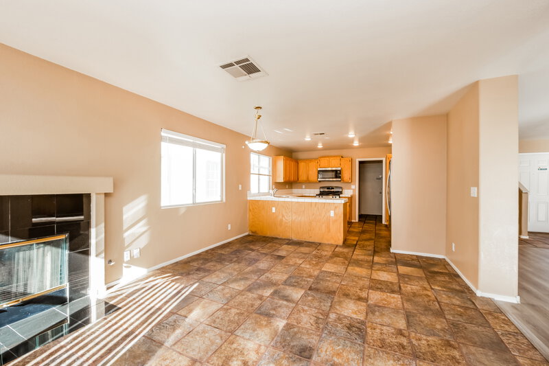 2,235/Mo, 1919 Monte Alban Dr North Las Vegas, NV 89031 Family Room View 2