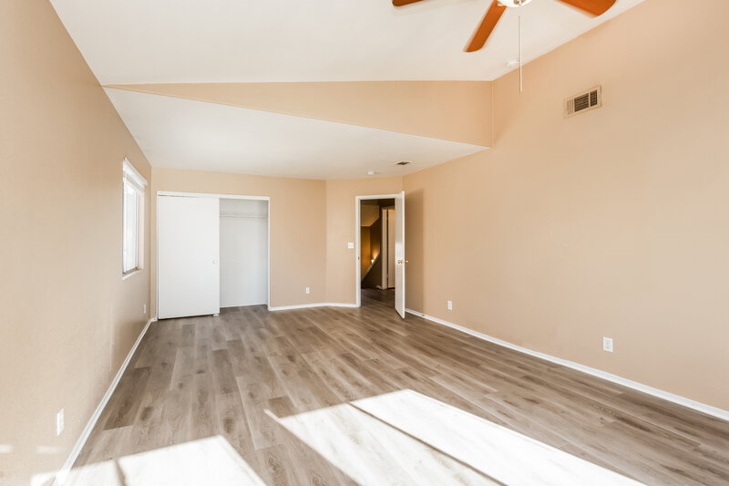 2,235/Mo, 1919 Monte Alban Dr North Las Vegas, NV 89031 Main Bedroom View 2