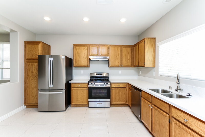 2,215/Mo, 84 Japonica Ave Las Vegas, NV 89183 Kitchen View 2