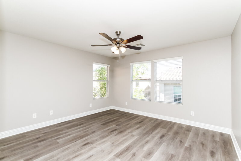 2,215/Mo, 84 Japonica Ave Las Vegas, NV 89183 Office View