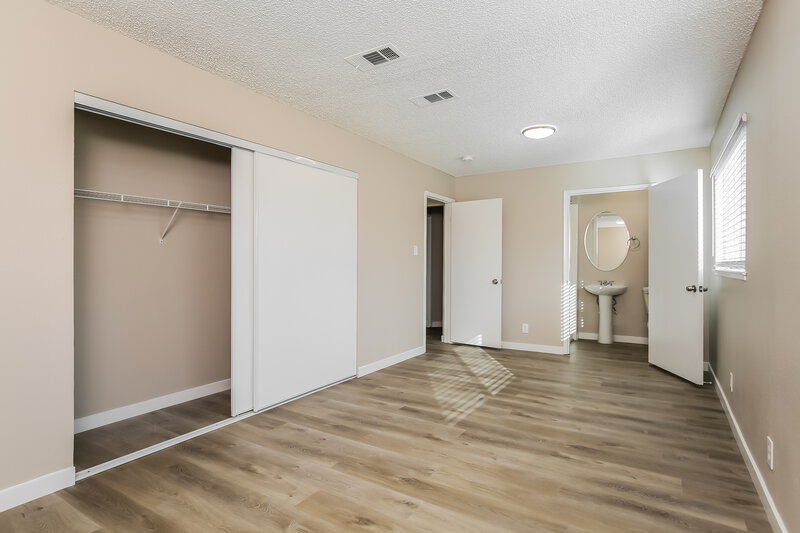 4,060/Mo, 8240 Stapleton Avenue Las Vegas, NV 89145 Main Bedroom View