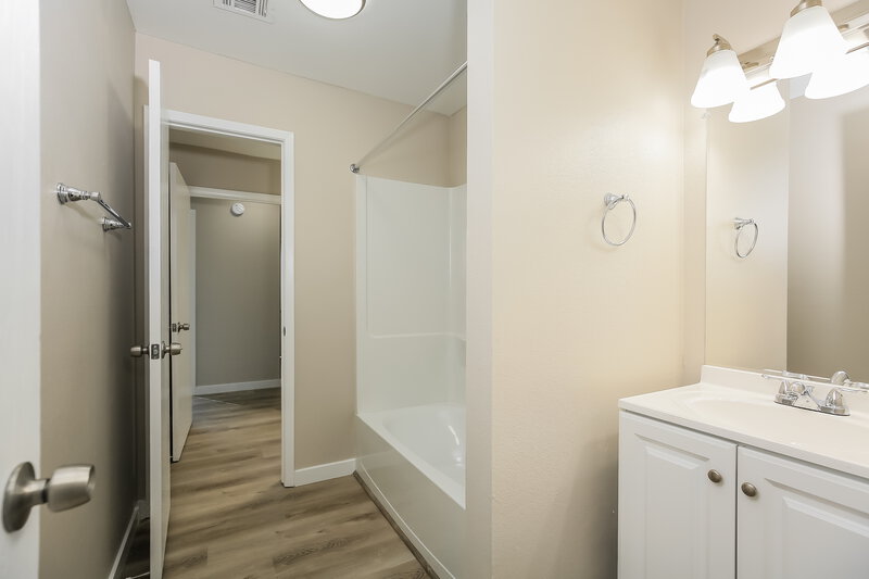 4,060/Mo, 8240 Stapleton Avenue Las Vegas, NV 89145 Bathroom View 2