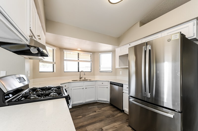 2,105/Mo, 831 Anchor Dr Henderson, NV 89015 Kitchen View