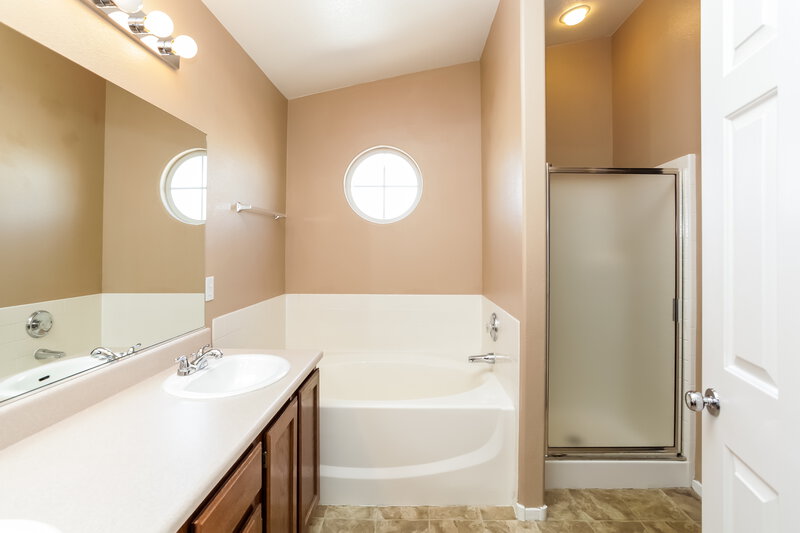 2,470/Mo, 3908 Camryn Holly St Las Vegas, NV 89129 Master Bathroom View