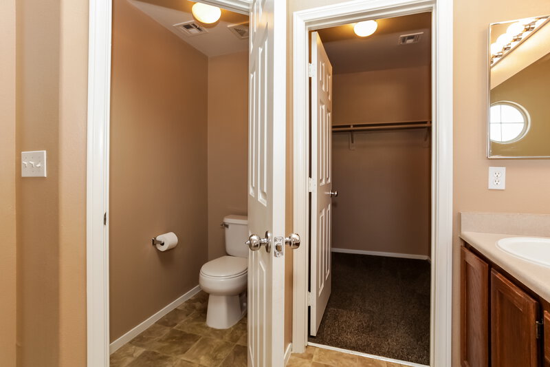 2,470/Mo, 3908 Camryn Holly St Las Vegas, NV 89129 Master Bathroom View 2