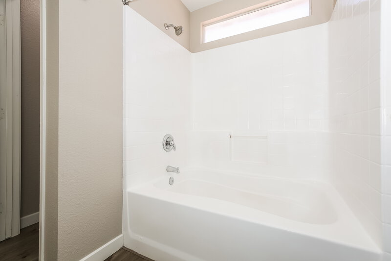 2,030/Mo, 2920 Meadow Flower Ave North Las Vegas, NV 89031 Main Bathroom View 2