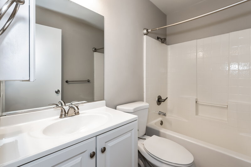 1,865/Mo, 840 Cotton Wind St Henderson, NV 89011 Bathroom View