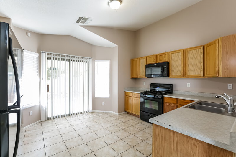 2,270/Mo, 10205 Barrel Ridge St Las Vegas, NV 89183 Kitchen View