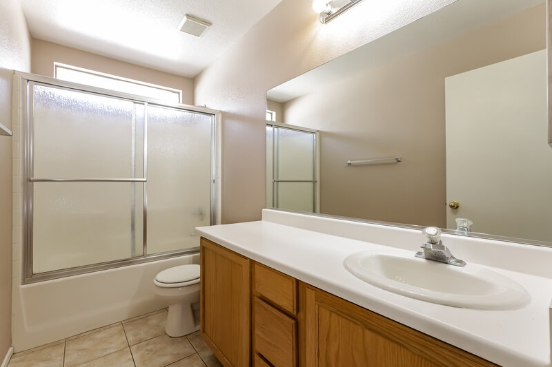 2,270/Mo, 10205 Barrel Ridge St Las Vegas, NV 89183 Bathroom View