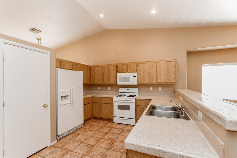 2,015/Mo, 517 Rancho del Mar Way North Las Vegas, NV 89031 Kitchen View