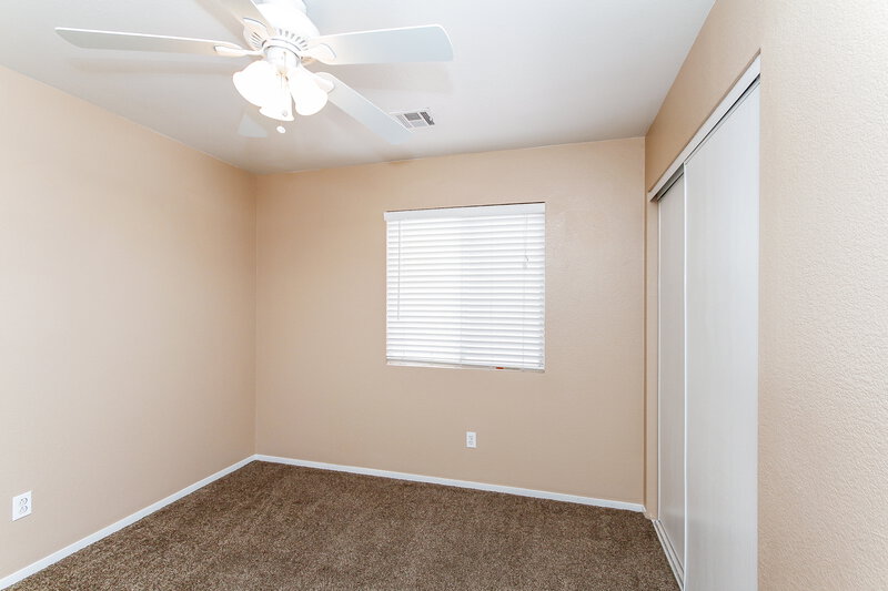 2,015/Mo, 517 Rancho del Mar Way North Las Vegas, NV 89031 Bedroom View 3