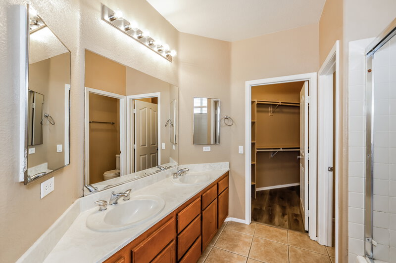 2,075/Mo, 1128 Bistro Bay Ave North Las Vegas, NV 89086 Main Bathroom View