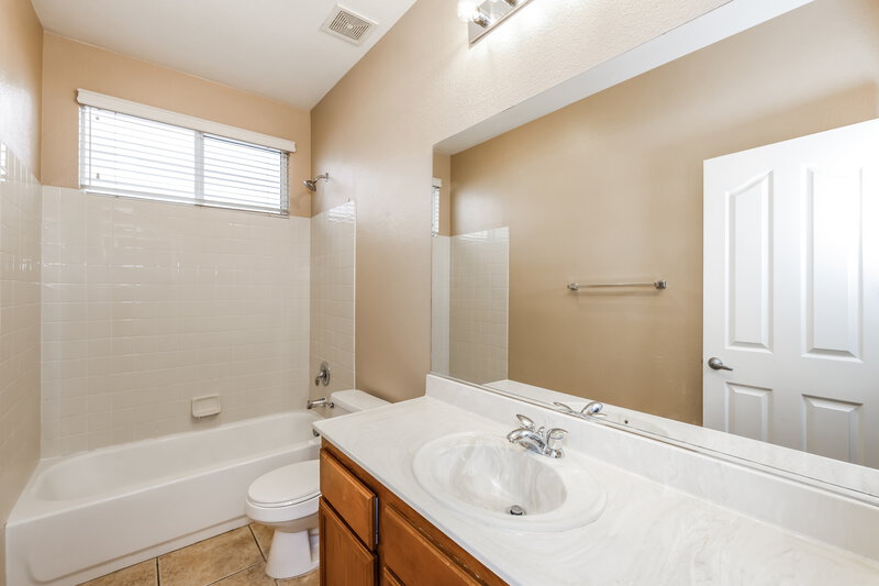 2,075/Mo, 1128 Bistro Bay Ave North Las Vegas, NV 89086 Bathroom View