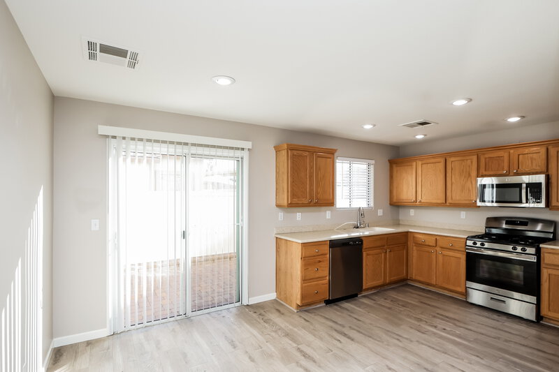 2,190/Mo, 1979 Sunset Bend Dr Henderson, NV 89014 Kitchen View 2