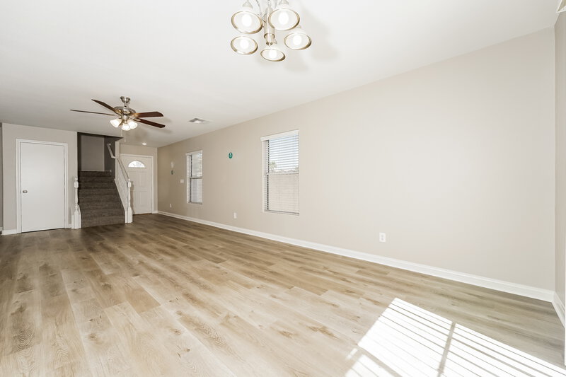 2,100/Mo, 6352 Glenolden St North Las Vegas, NV 89081 Dining Room View