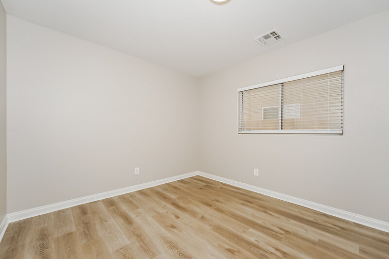 2,100/Mo, 6352 Glenolden St North Las Vegas, NV 89081 Bedroom View