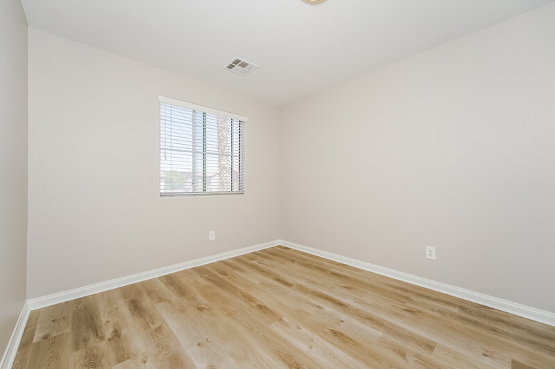 2,100/Mo, 6352 Glenolden St North Las Vegas, NV 89081 Bedroom View 4