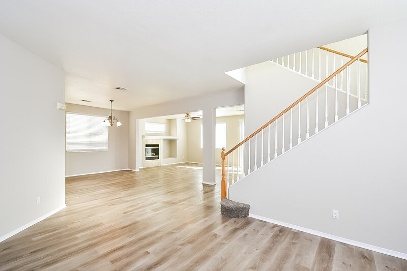 2,240/Mo, 6714 Cinnabar Coast Ln North Las Vegas, NV 89084 Den View