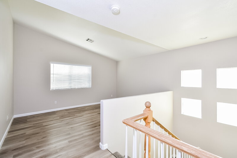 2,240/Mo, 6714 Cinnabar Coast Ln North Las Vegas, NV 89084 Loft View