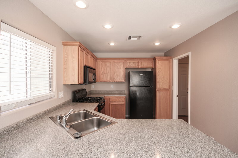 1,880/Mo, 6521 Belgrave Hall Ln Las Vegas, NV 89122 Kitchen View