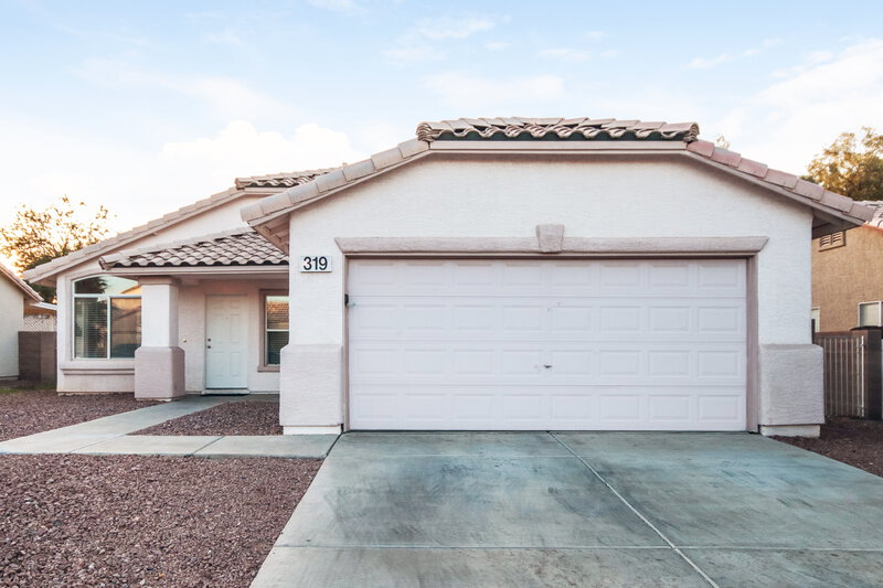 1,740/Mo, 319 Desert Knolls St Henderson, NV 89014 External View