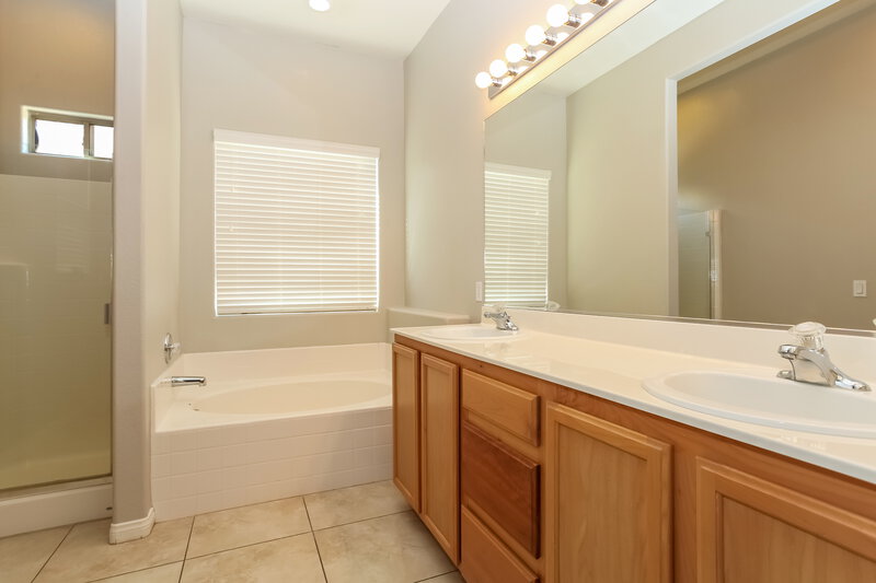 1,740/Mo, 9145 Dorrell Ln Las Vegas, NV 89149 Master Bathroom View
