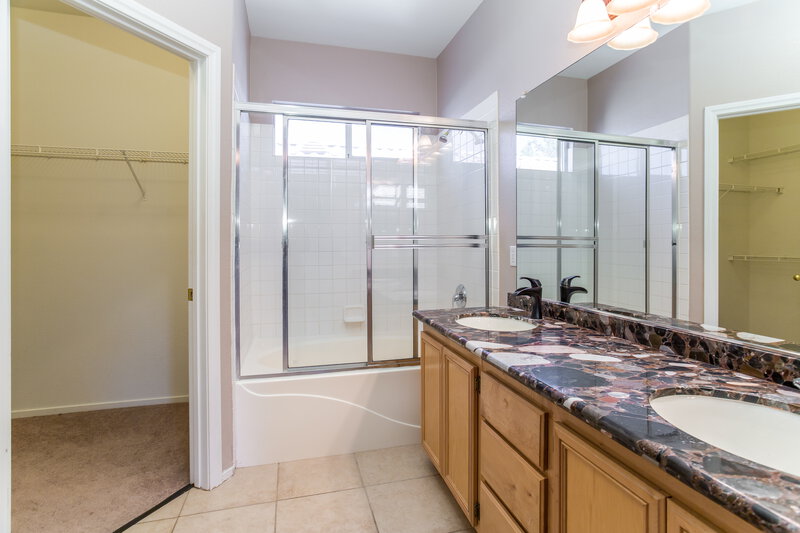 2,050/Mo, 10369 Timber Canyon Ave Las Vegas, NV 89129 Master Bathroom View