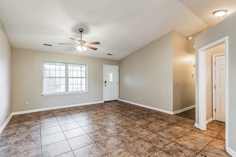 1,865/Mo, 3421 Morgan Trail Jeffersonville, IN 47130 Living Room View