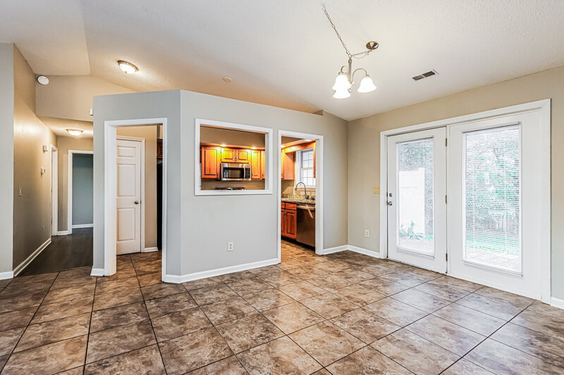 1,865/Mo, 3421 Morgan Trail Jeffersonville, IN 47130 Dining Room View