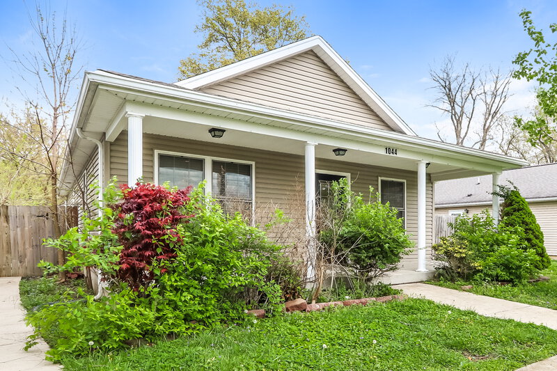 1,505/Mo, 1044 Avondale Ct Jeffersonville, IN 47130 Front View