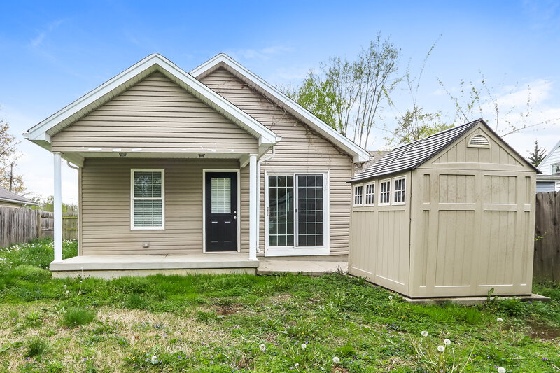 1,505/Mo, 1044 Avondale Ct Jeffersonville, IN 47130 Rear View