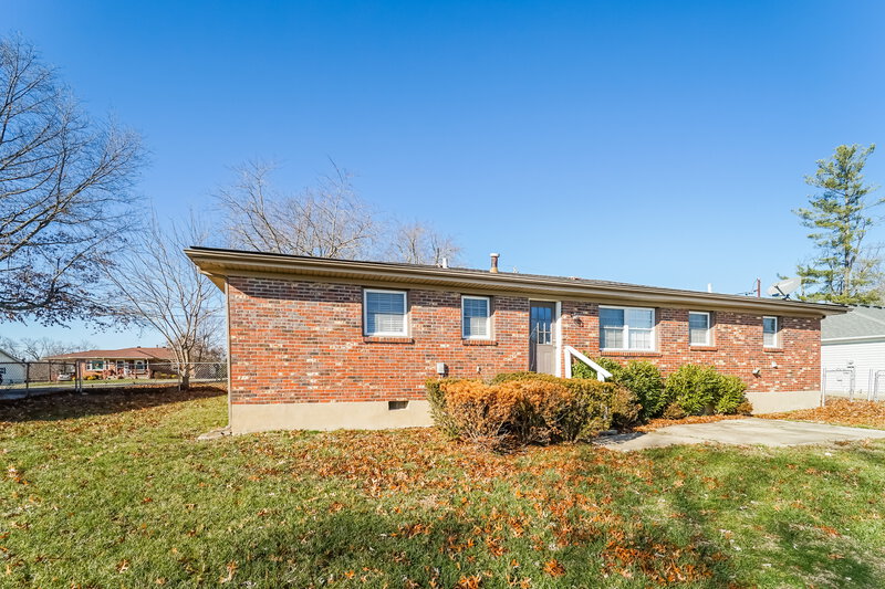 1,760/Mo, 6506 Missionary Ridge Dr Pewee Valley, KY 40056 Rear View 2