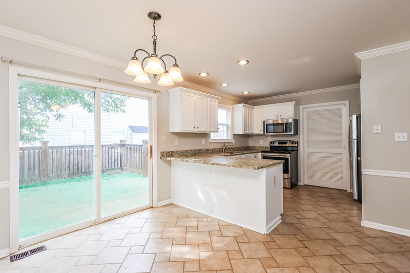 1,895/Mo, 10500 Sandbourne Way Louisville, KY 40241 Dining Room View