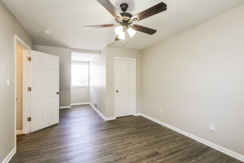 1,895/Mo, 10500 Sandbourne Way Louisville, KY 40241 Bedroom View 3