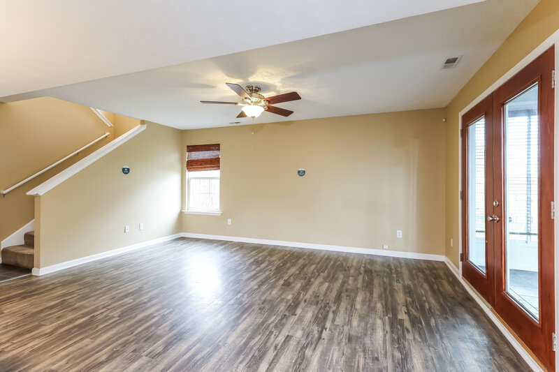 1,845/Mo, 7008 Hollow Oaks Dr Louisville, KY 40291 Living Room View