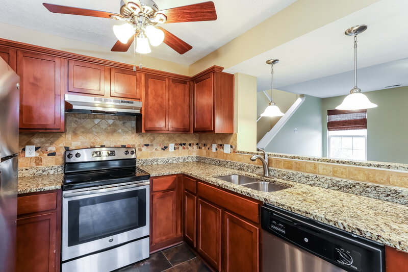 1,845/Mo, 7008 Hollow Oaks Dr Louisville, KY 40291 Kitchen View
