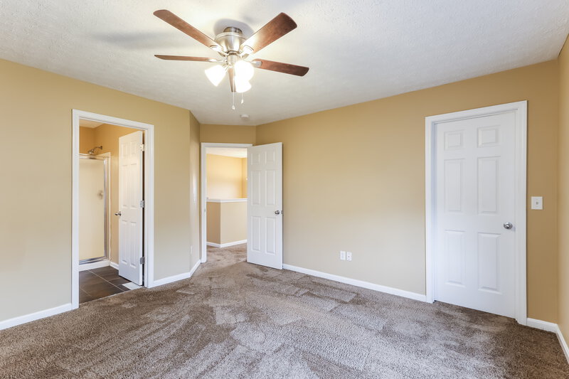 1,845/Mo, 7008 Hollow Oaks Dr Louisville, KY 40291 Main Bedroom View