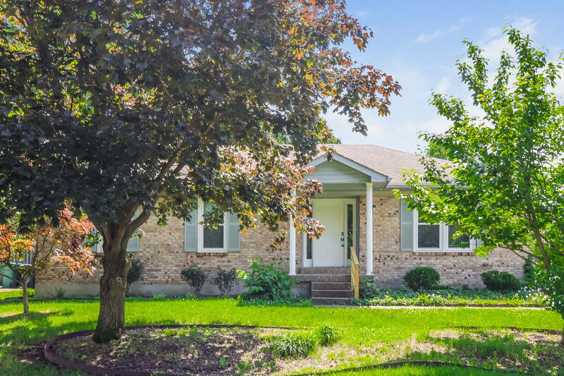2,250/Mo, 7017 Field View Ct Louisville, KY 40291 External View