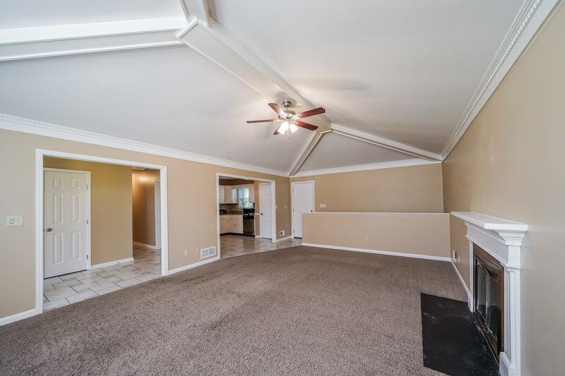 2,305/Mo, 7017 Field View Ct Louisville, KY 40291 Living Room View 3