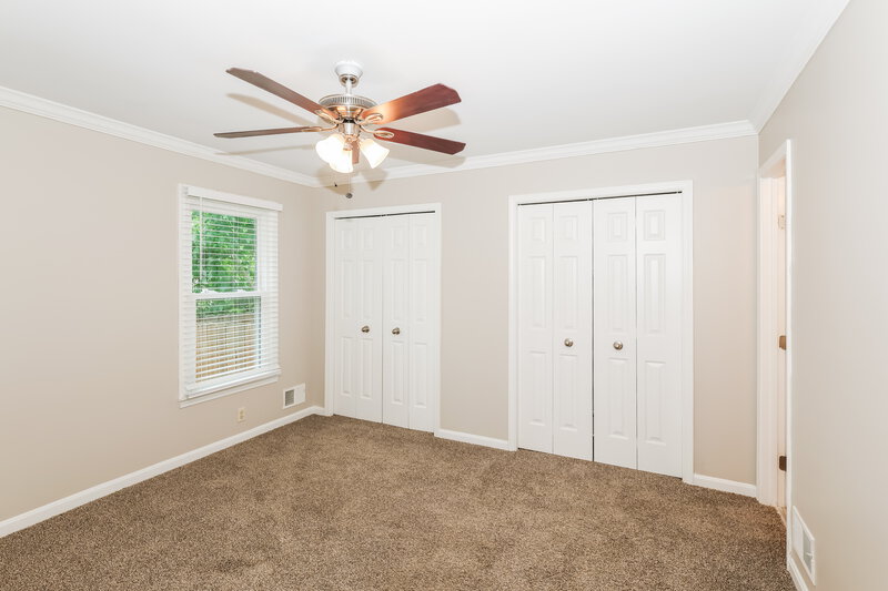 2,250/Mo, 7017 Field View Ct Louisville, KY 40291 Main Bedroom View