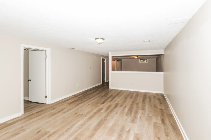 2,250/Mo, 7017 Field View Ct Louisville, KY 40291 Basement View 2