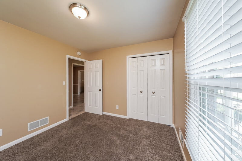 2,305/Mo, 7017 Field View Ct Louisville, KY 40291 Bedroom View 4