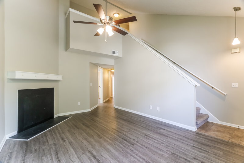 1,837/Mo, 4321 Willow View Blvd Louisville, KY 40299 Living Room View