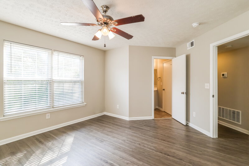 1,837/Mo, 4321 Willow View Blvd Louisville, KY 40299 Main Bedroom View