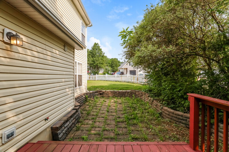 1,837/Mo, 4321 Willow View Blvd Louisville, KY 40299 Rear View