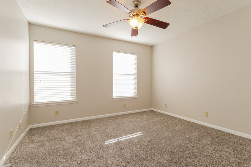1,895/Mo, 10512 Autumn Creek Pl Louisville, KY 40229 Main Bedroom View 2