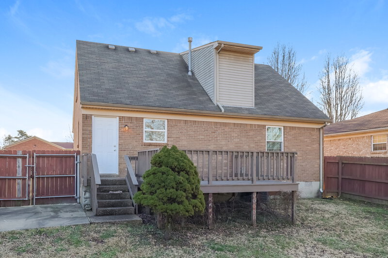 1,895/Mo, 10512 Autumn Creek Pl Louisville, KY 40229 Rear View